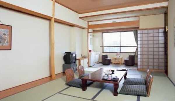 ゆったりとくつろげる客室