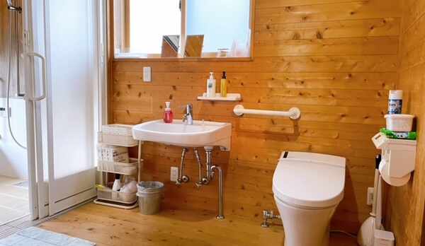 ドギーハウス　トイレ＆洗面スペース