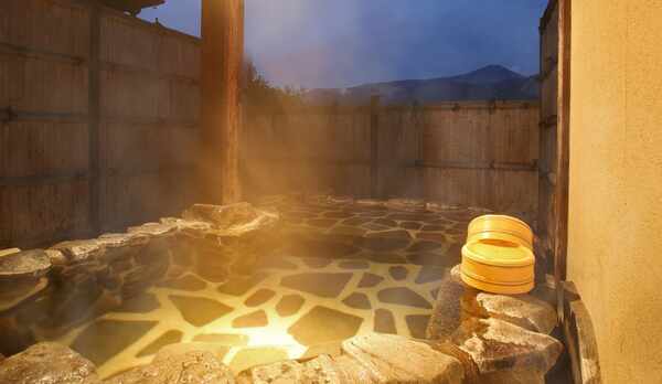 【施設】お湯か？ツルツルになり、美肌効果もある天然温泉て？す