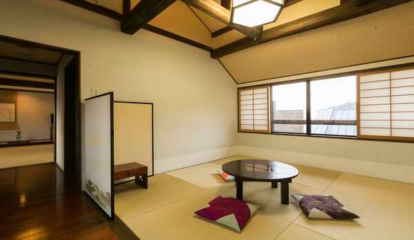 鹿鳴山荘風呂付き客室【菖蒲】