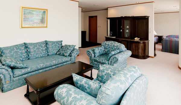 ・【貴賓室】2間続きでリビングとベッドルーム分かれております