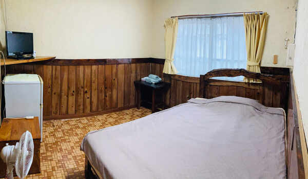 【美崎町】　洋室シングル／シャワー・トイレ付