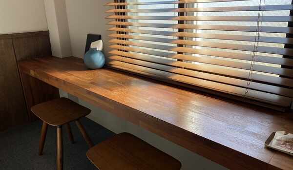 ロキデ本館＜テーブル＞