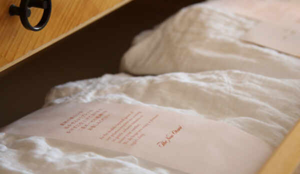 【リラックスウェア】デラックス・スイートルームには、ダブルガーゼのふわふわリラックスウエアをご用意