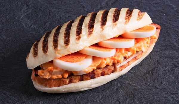 2021年12月20日よりテイクアウト朝食■ベーコン&エッグパニーノイメージ