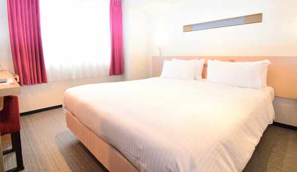 【禁煙】スタンダードルーム：クイーンベッド1台