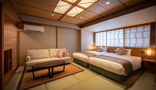 【和モダン客室・タイプB】ソファや50インチのスマートTVのある新客室