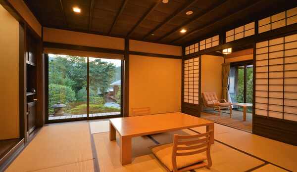 山吹の間　和室８畳＋３畳