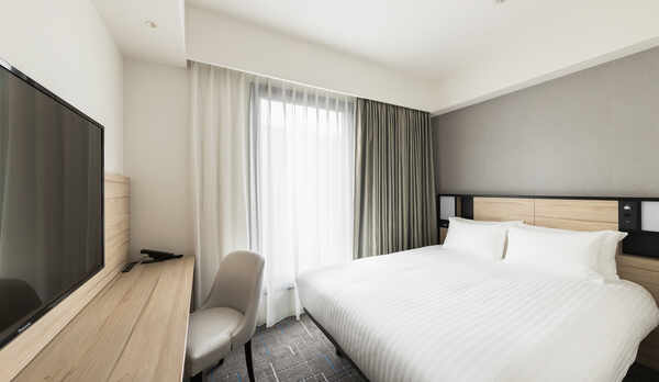 【客室】スーペリアダブル　※客室によって家具が異なる場合がございます