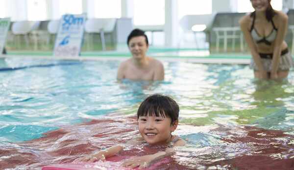 室内温泉プール