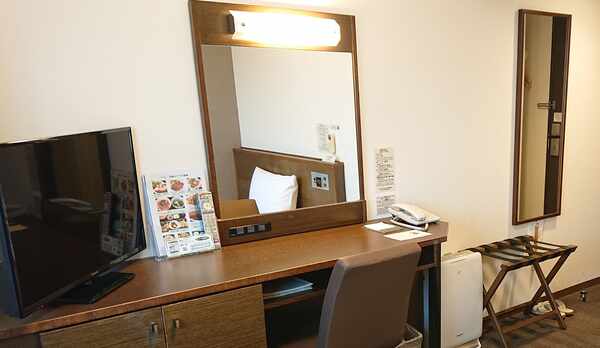 客室デスク周り