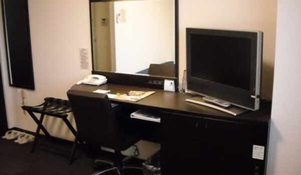 当ホテル全室にLANケーブルを完備しております。ビジネスマンのお客様も安心してご利用頂けます。