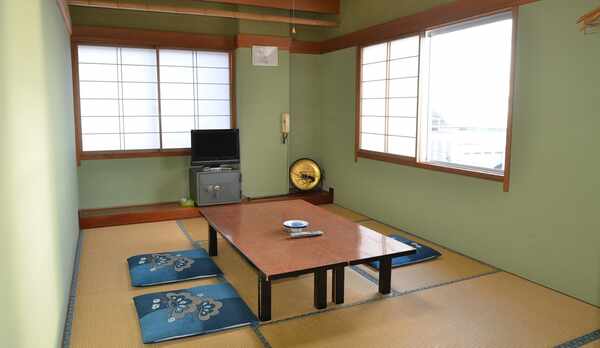 *客室　6畳和室1