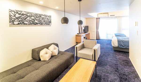 【セミダブルベッド２台、ソファベッド１台】デラックスツイン