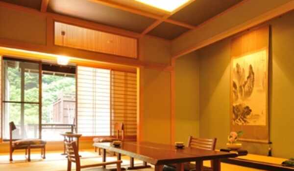 【桐:和室】露天風呂/和室10畳/次の間4.5畳/ウッドテラス/庭園