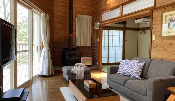 木の温もりを感じるリビングダイニングルーム