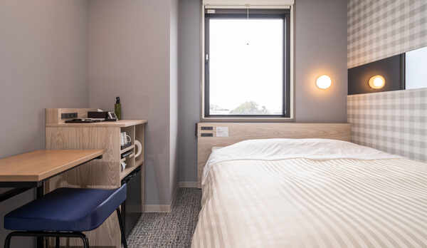 眠りを追及した150cm幅のワイドベッドと適度な硬さのマットでぐっすり