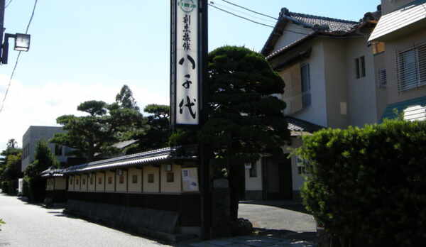 八千代外観・入口はこちら