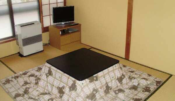 和室には、こたつを設置