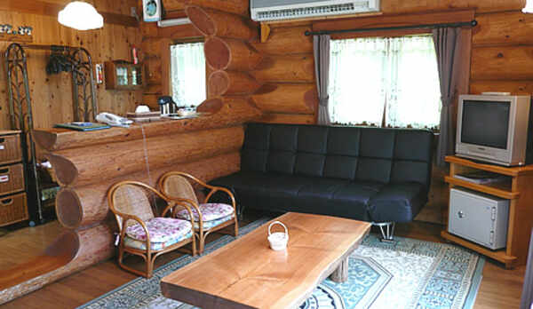 本格ログハウス客室内観