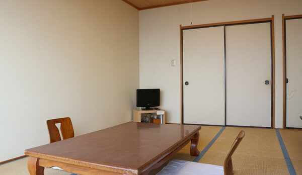 *【お部屋】和室8.5畳は4名様までご利用いただけます。