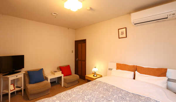 《クイーンダブル》広々と快適に。ご夫婦やカップルにおすすめです。