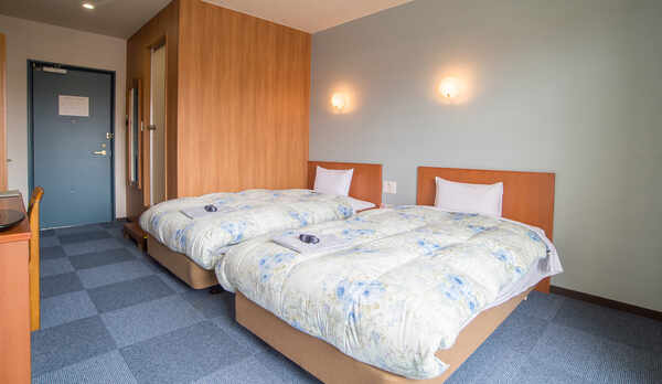 *ツイン（バス・トイレ付）