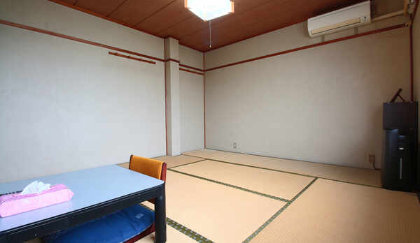 【和室８畳】和の空間でお寛ぎください