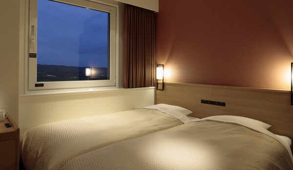 ハリウッドツイン001