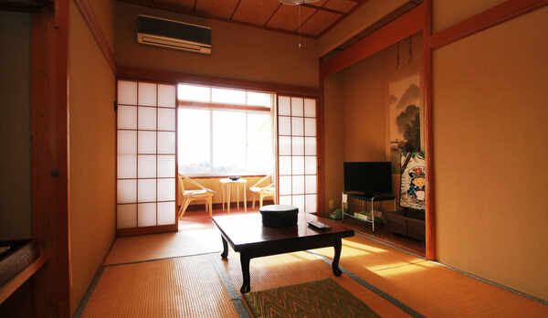 #客室6畳＿全室オーシャンビュー！広縁から海を眺めゆっくりお寛ぎください♪