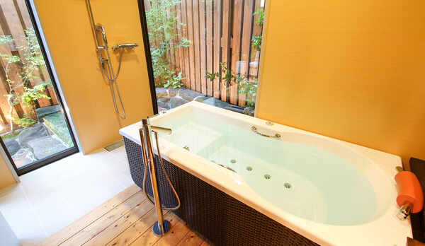 ・手足を伸ばし、ごゆっくりお寛ぎください