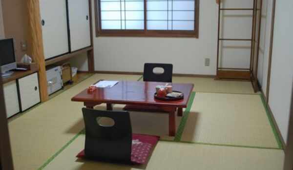 和室　トイレ、洗面台付き