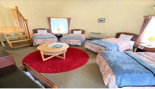 客室　４ベッド＋ロフト付