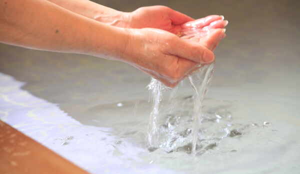 当館おすすめの＜死海塩風呂＞