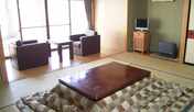 *和室一例／落ち着いた雰囲気の和室。お部屋の窓から季節の風景を眺めてゆったり♪