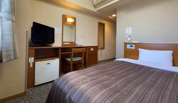 シングルルーム（ベッド幅195&times;140）