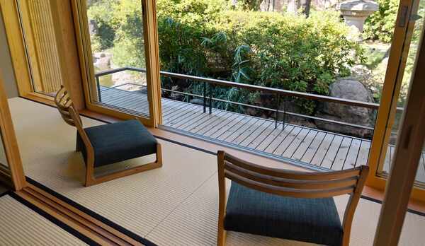 【準特別室（ベッド）】源泉半露天付 本間8畳+6畳ベッド