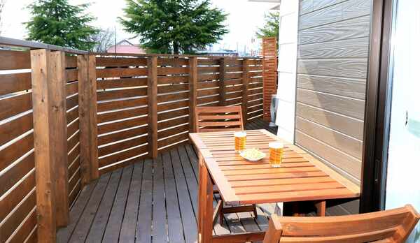 和洋室アパートメントのテラス