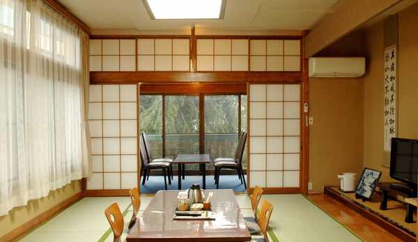 4〜5名様用客室