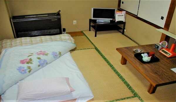 シングルユースの和室バストイレ付き