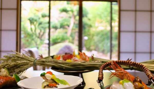 愛犬とお部屋食＆温泉付きお食事の風景