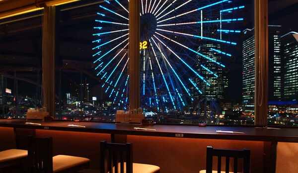 【展望レストラン「万葉庵」】みなとみらいの景色を眺めながら、ゆったりとお過ごしください。