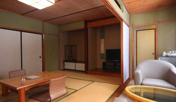 ★客室◆バストイレ付き和室10畳＋広縁。1室限定の人気客室