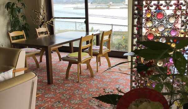 海の見えるお食事処