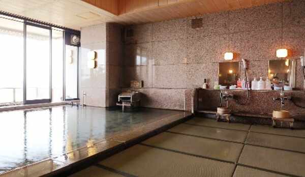 ２階女性側大浴場の内湯