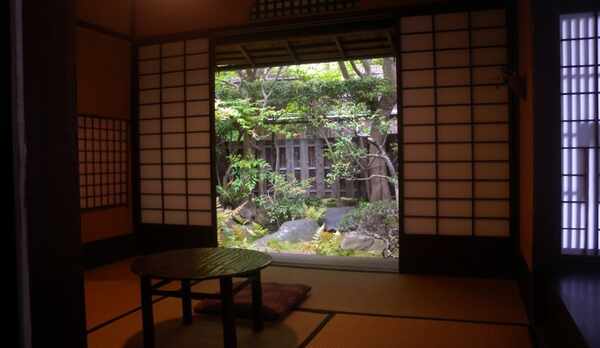 1階専用庭付トリプルルーム