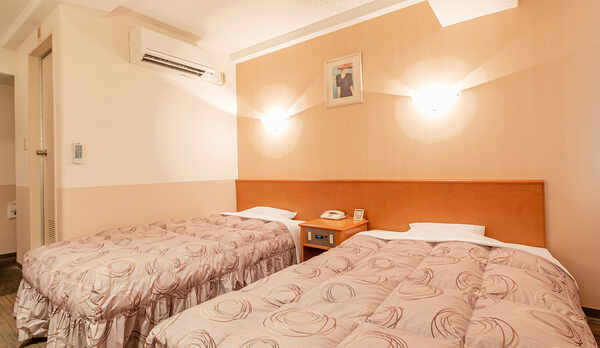 ツイン夜のお部屋イメージ・ベット幅１１０&times;２