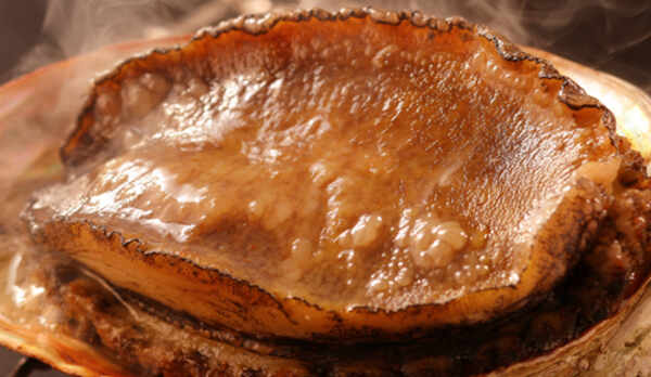 鮮度が命！鮑の踊り焼！