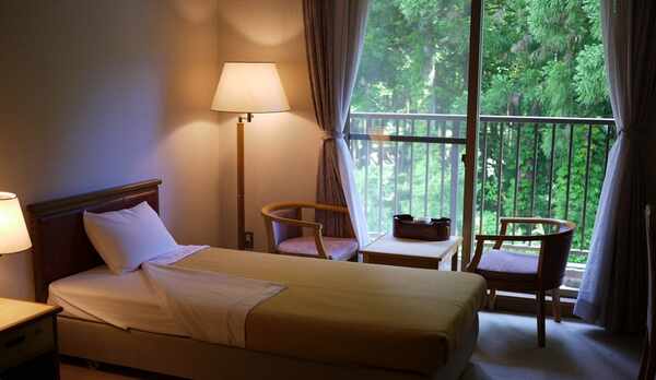 *洋室（ユニットバス付）【2名・4名・5名定員】ご利用人数によってお選びください。