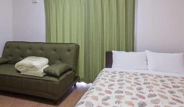 3名様でご利用時の2台目ベットはソファーベットはお客様でベットメイクしてください。